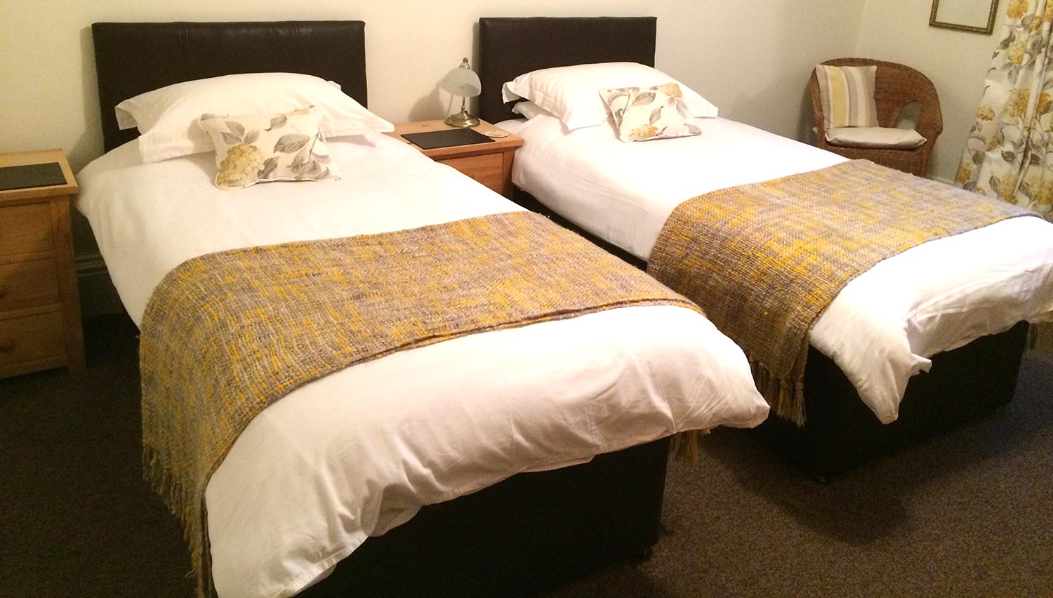 Bed & Breakfast Glengarry House