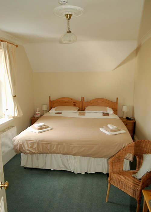 Glengarry House » Bed & Breakfast